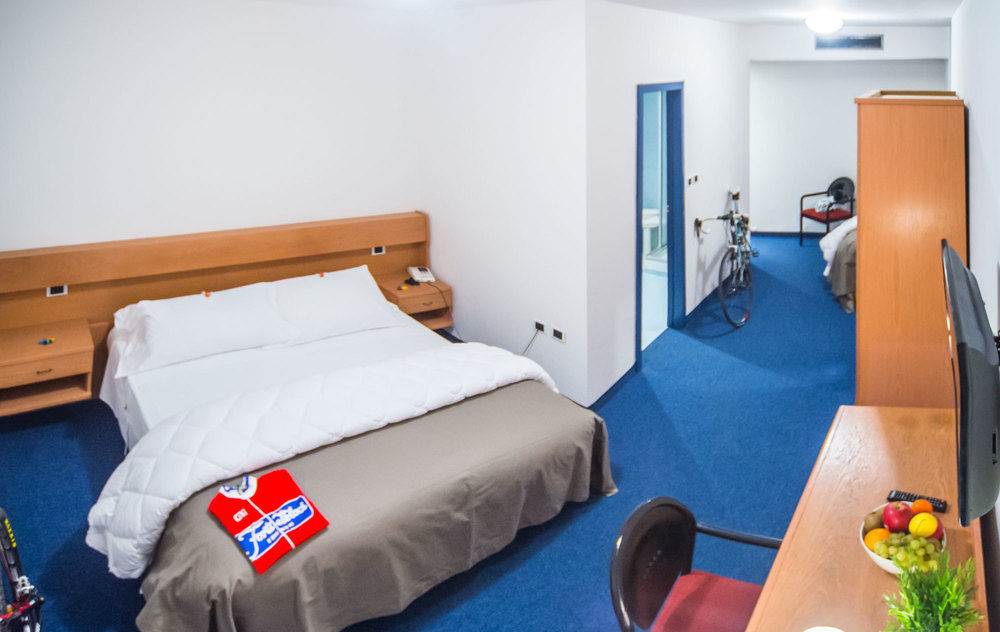 Fly Bike Hotel Trento Ngoại thất bức ảnh