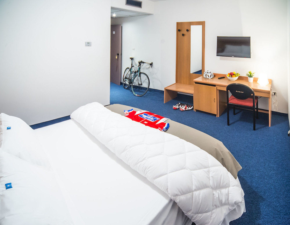Fly Bike Hotel Trento Ngoại thất bức ảnh