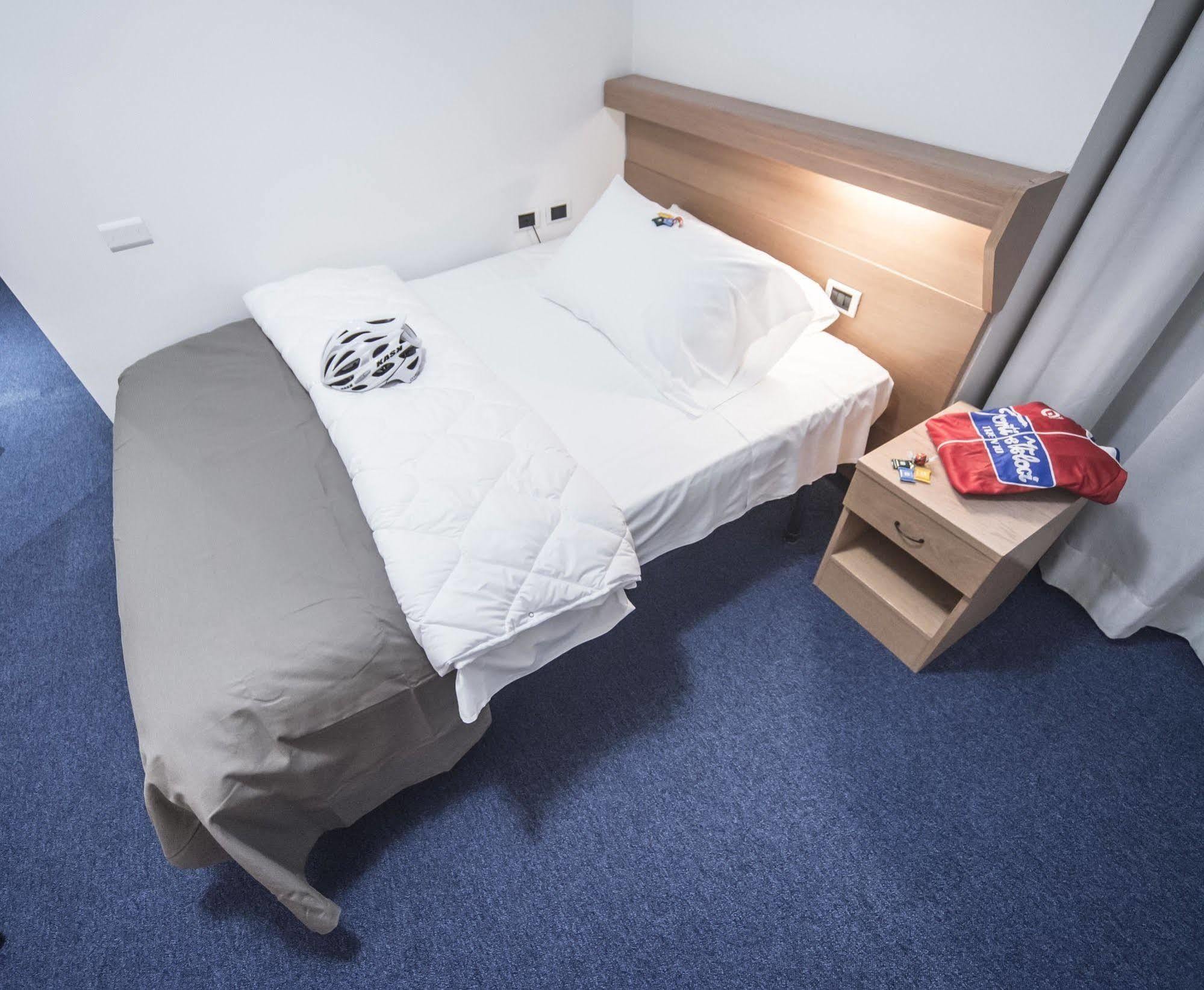 Fly Bike Hotel Trento Ngoại thất bức ảnh
