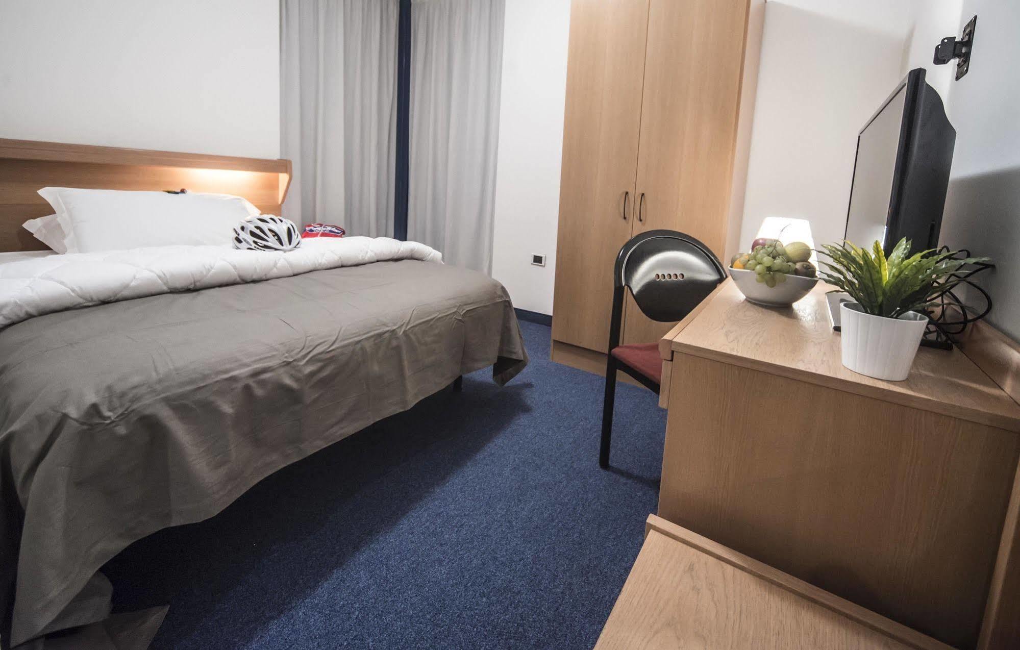 Fly Bike Hotel Trento Ngoại thất bức ảnh