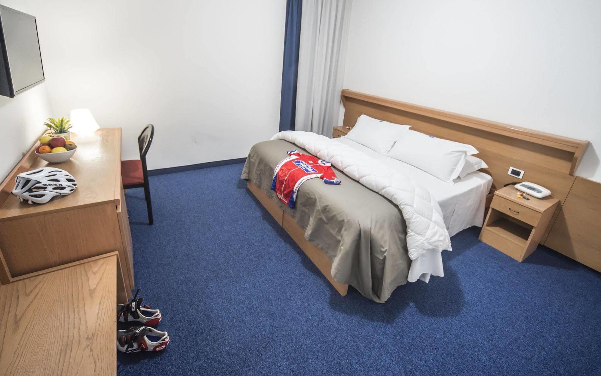 Fly Bike Hotel Trento Ngoại thất bức ảnh