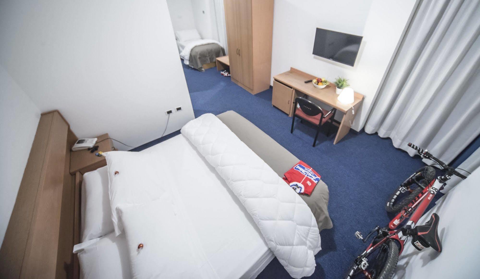 Fly Bike Hotel Trento Ngoại thất bức ảnh