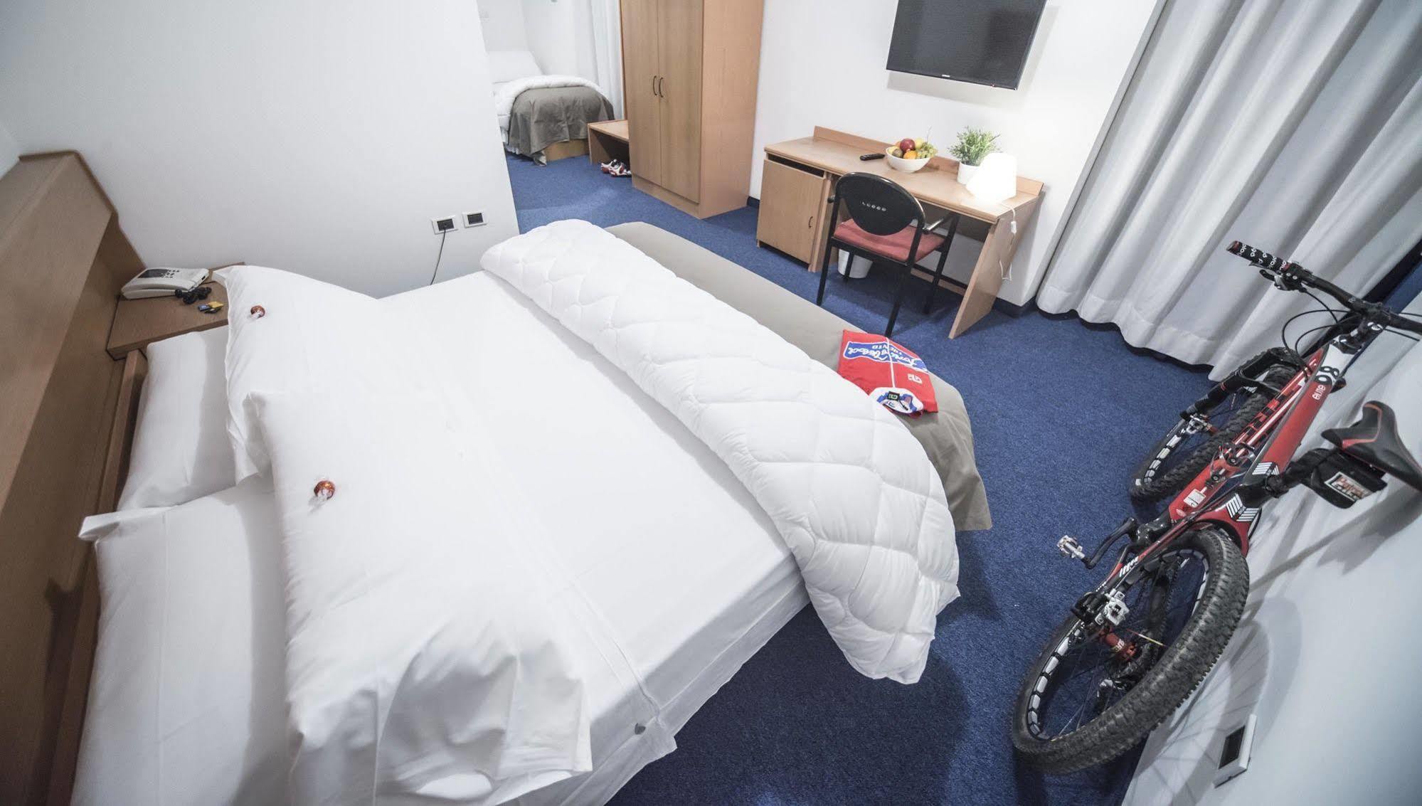 Fly Bike Hotel Trento Ngoại thất bức ảnh